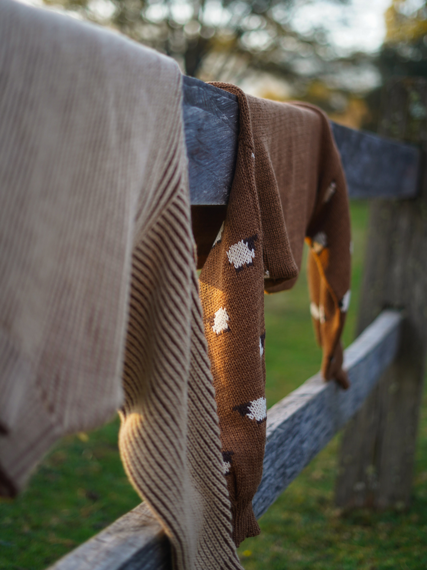 Sweater Pastora Café - Envíos desde LUNES 15 de junio