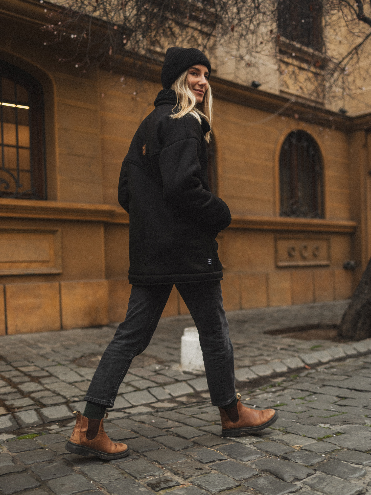 EMBER JACKET BLACK - PREVENTA EXCLUSIVA (entregas desde el 19 de junio)