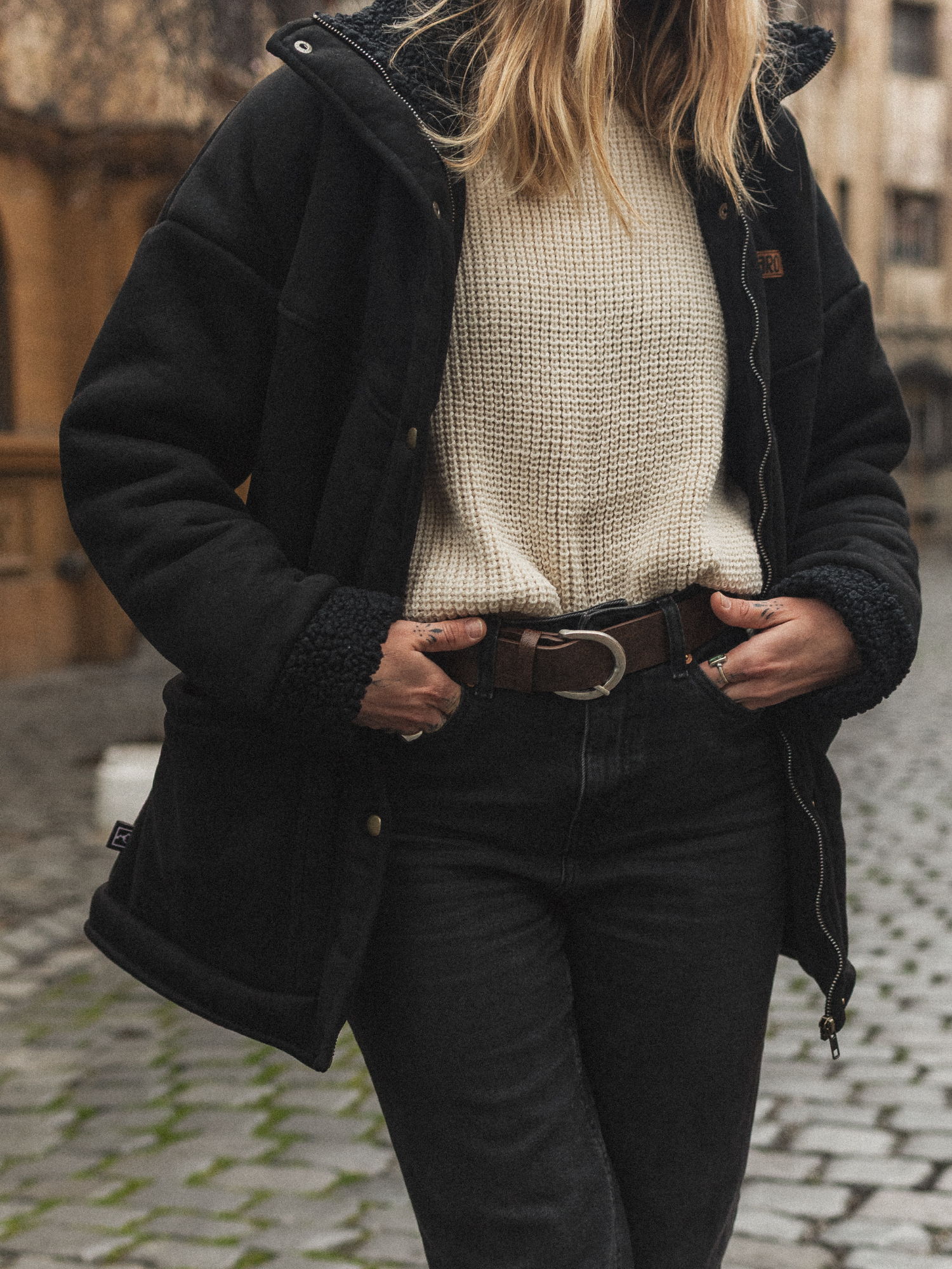 EMBER JACKET BLACK - PREVENTA EXCLUSIVA (entregas desde el 19 de junio)